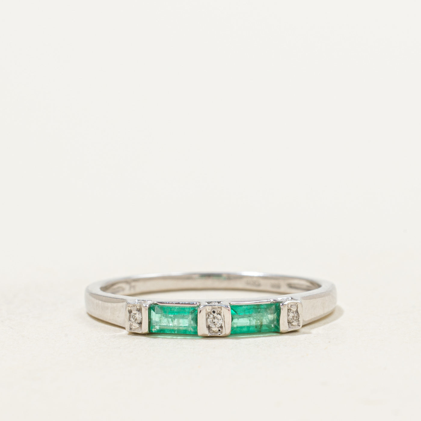 14k White Gold Baguette Emerald & Diamond Band | 0.20ct, 0.015ctw | SZ 6.75
