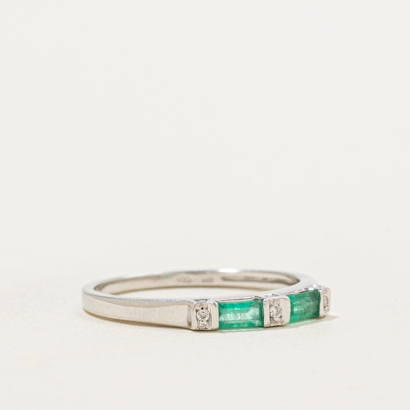 14k White Gold Baguette Emerald & Diamond Band | 0.20ct, 0.015ctw | SZ 6.75