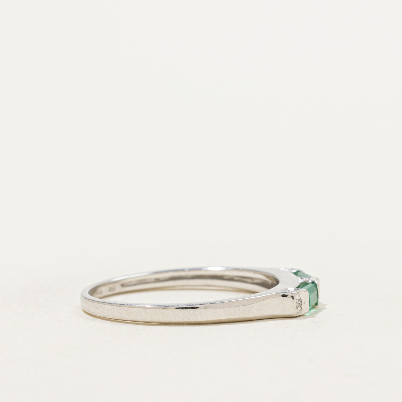 14k White Gold Baguette Emerald & Diamond Band | 0.20ct, 0.015ctw | SZ 6.75