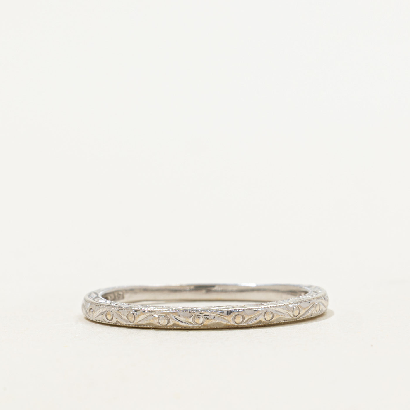 14k White Gold Scrollwork Engraved Band | SZ 7.5