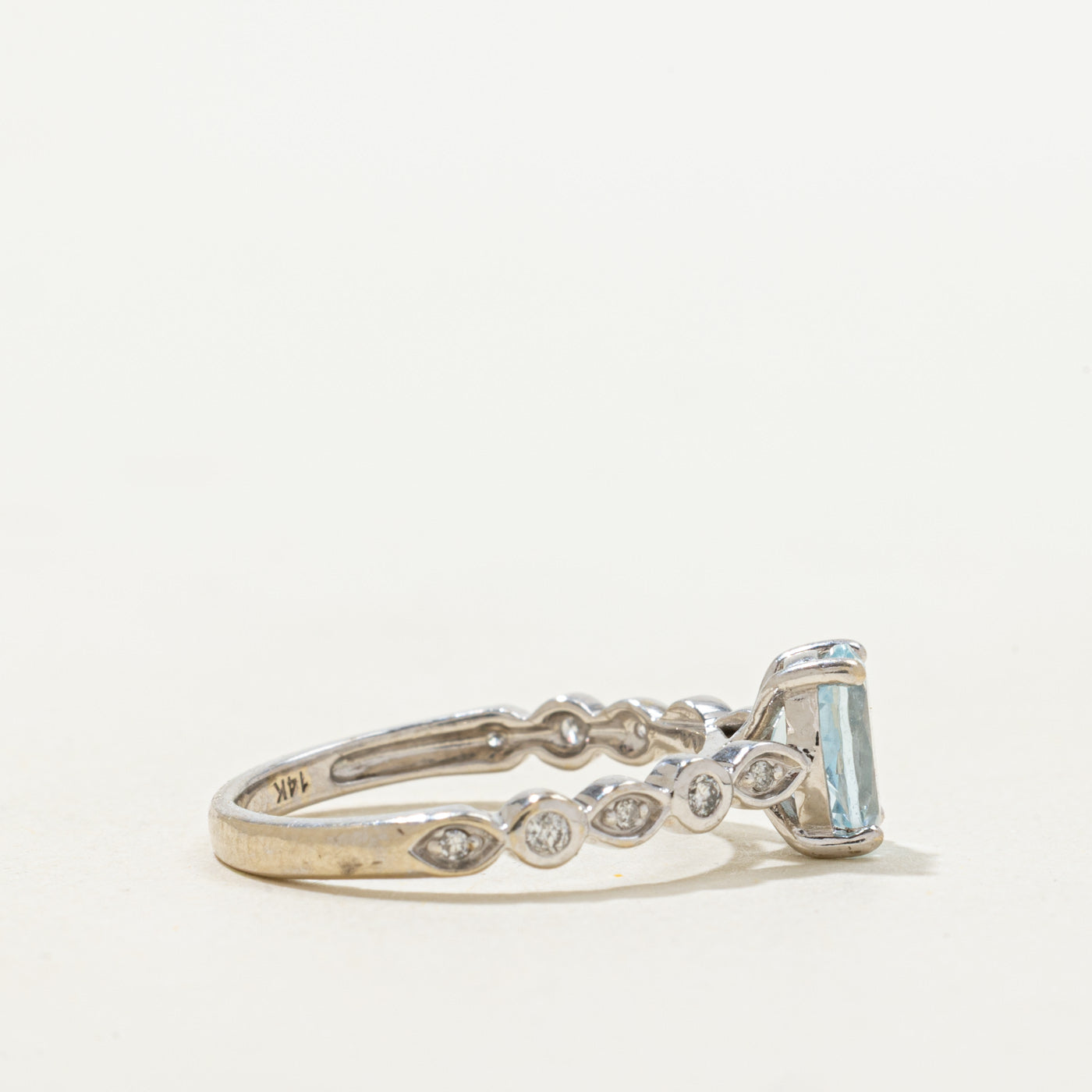 Oval Cut Aquamarine & Diamond Accented Ring | 0.70ct, 0.052ctw | SZ 5.25