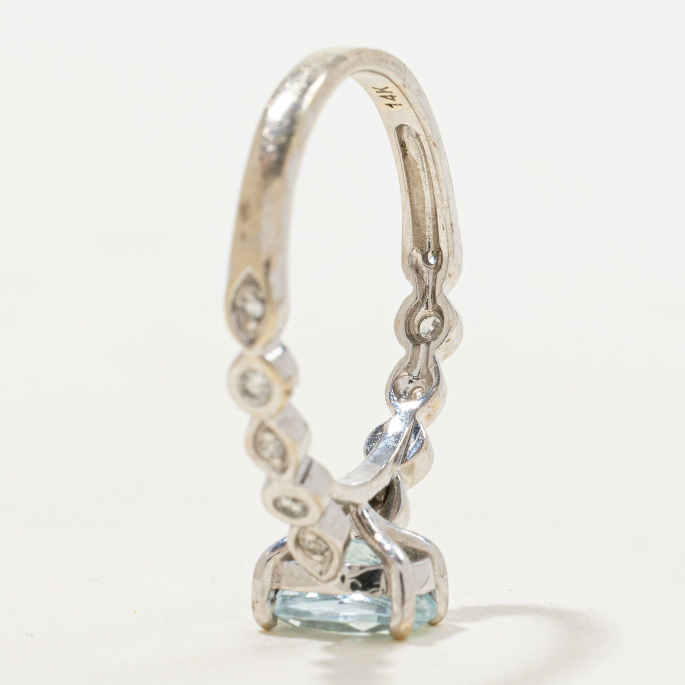 Oval Cut Aquamarine & Diamond Accented Ring | 0.70ct, 0.052ctw | SZ 5.25