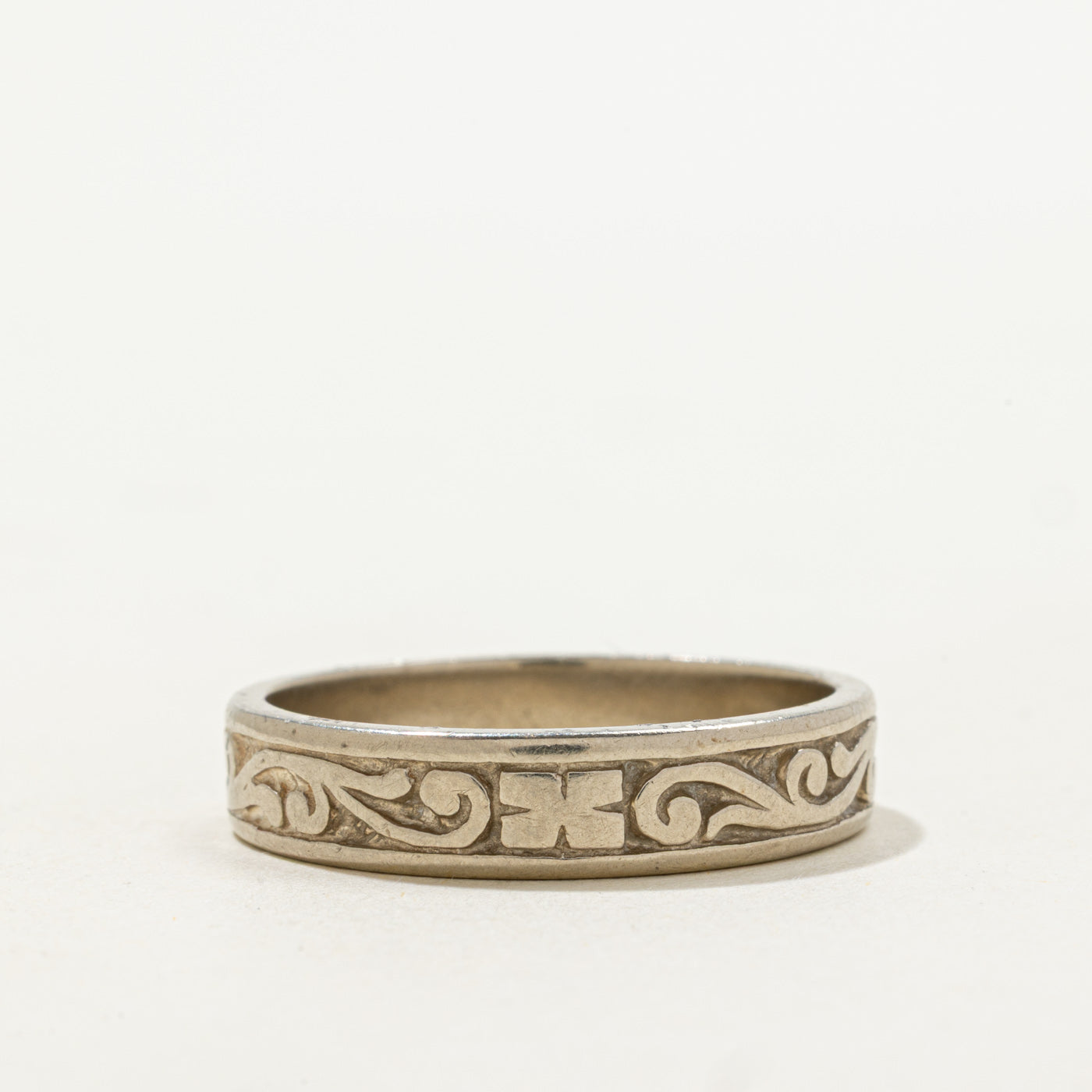 10k White Gold Scrollwork Band | 5.3mm | SZ 11.5