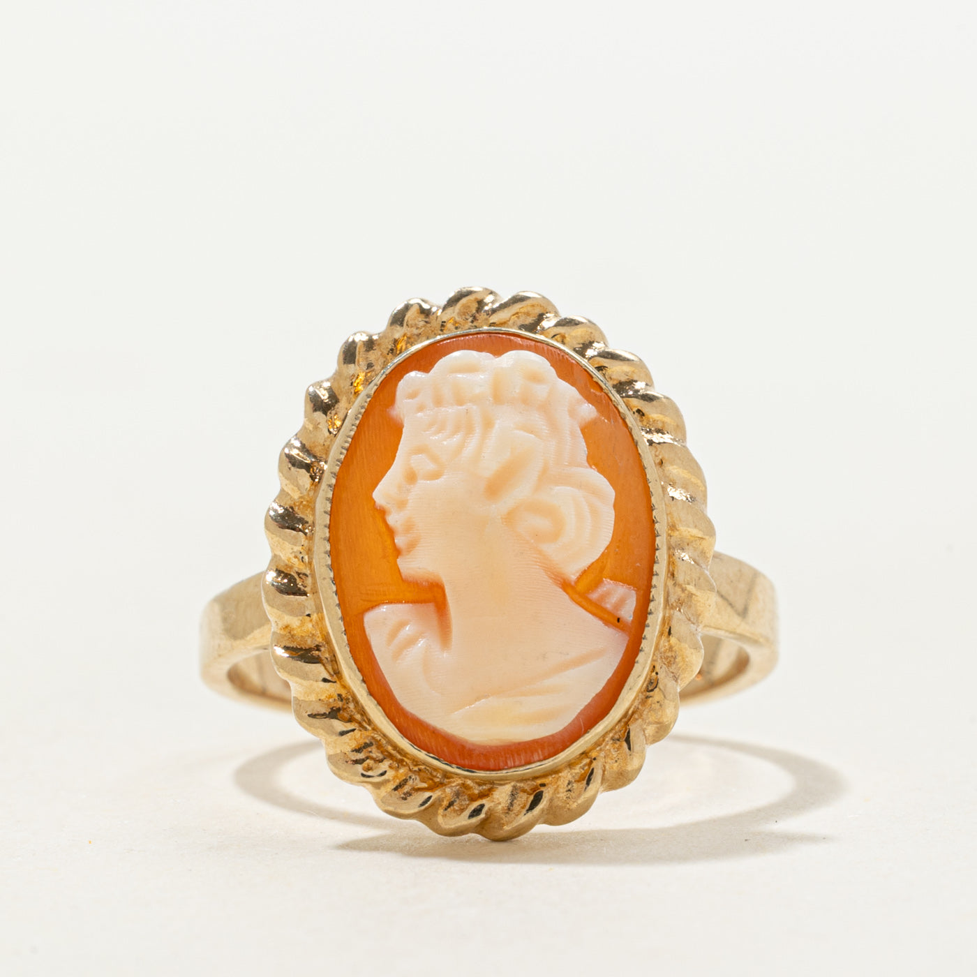 Orante Shell Cameo Ring | 2.50ct | SZ 6.25