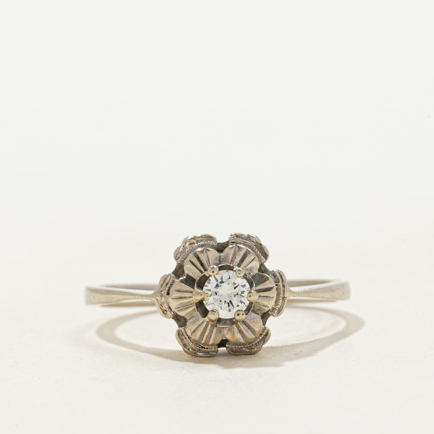 18k Solitaire Diamond Flower Ring | 0.17ct | SZ 8.25