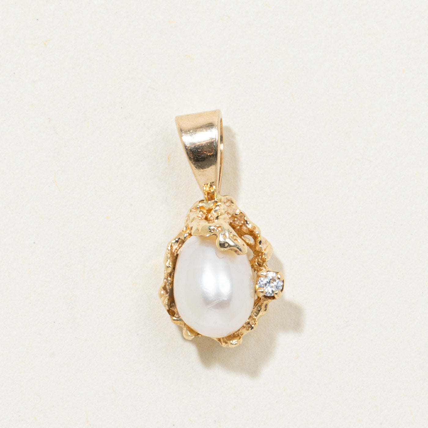 Pearl & Diamond Accented Abstract Pendant | 0.015ct