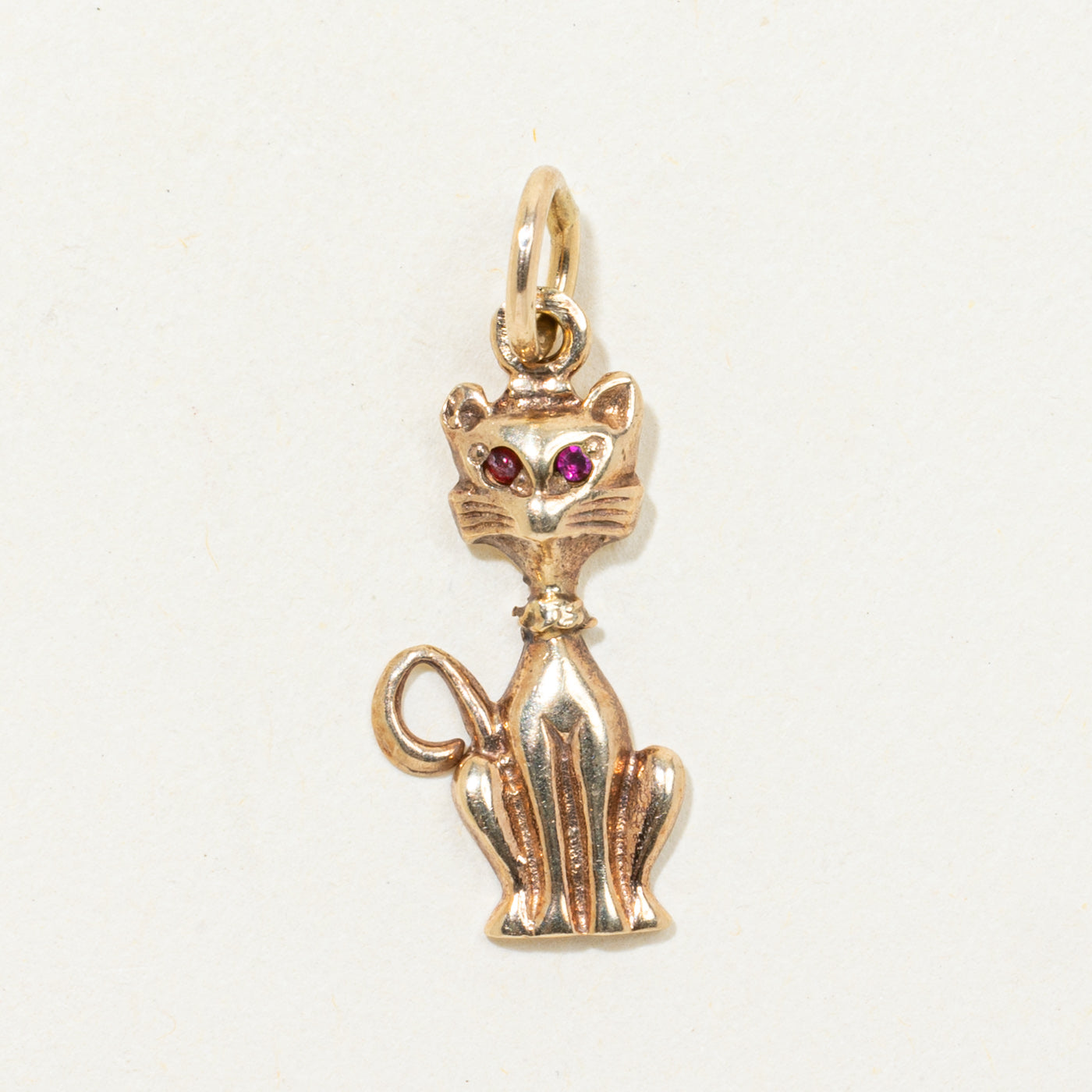 Red Glass Cat Charm | 0.01ctw