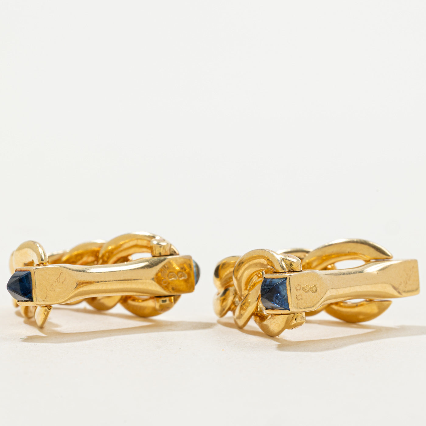 'Cartier' Stirrup Sapphire Cufflinks | 0.80ctw