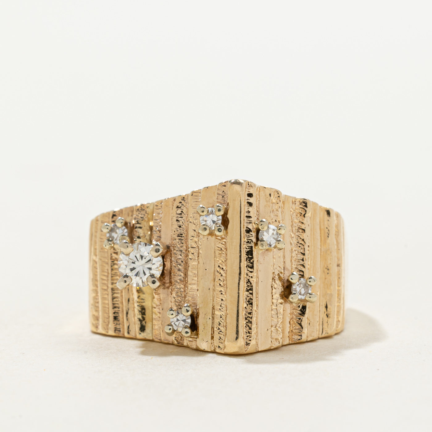Scattered Diamond Textured Pointed Ring | 0.18ctw | SZ 8.75