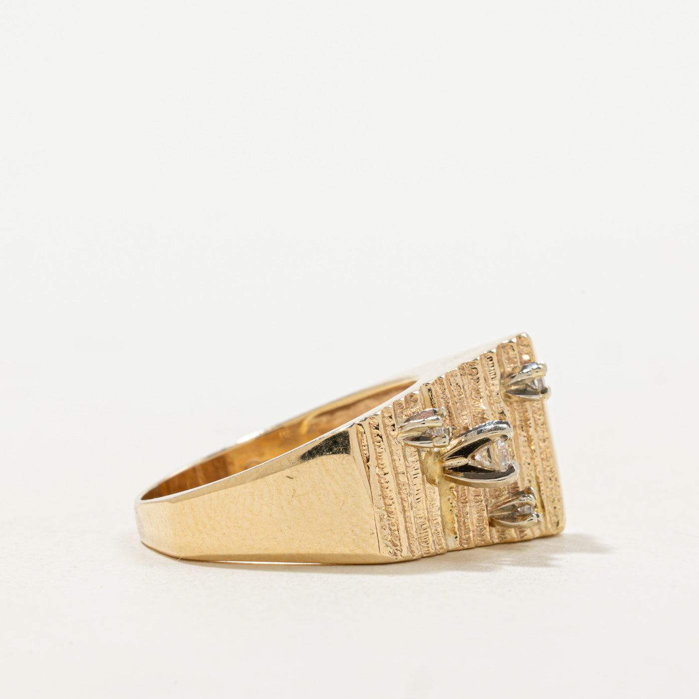 Scattered Diamond Textured Pointed Ring | 0.18ctw | SZ 8.75