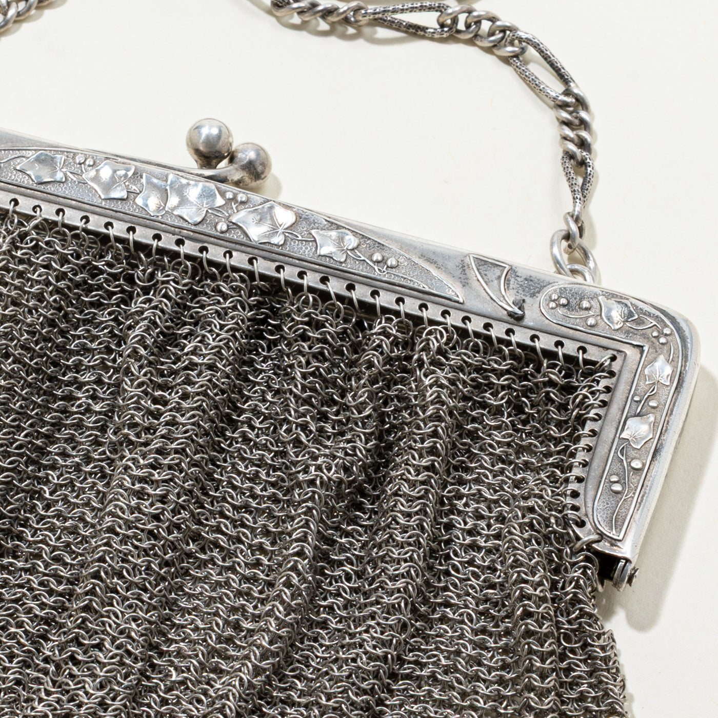 800 Silver Mesh Leaf Design Purse
