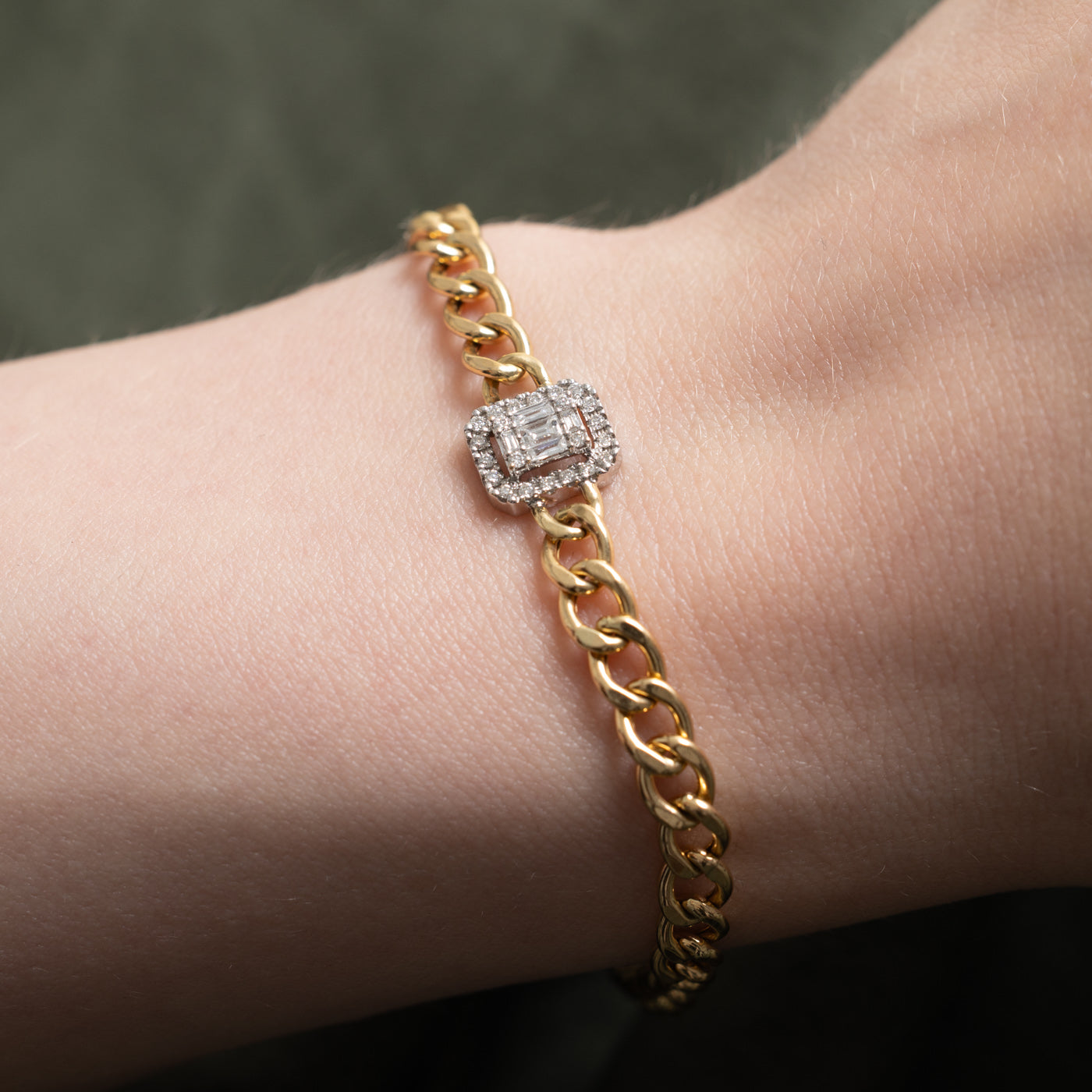 Diamond Halo Pendant Bracelet | 0.15ctw | 7"