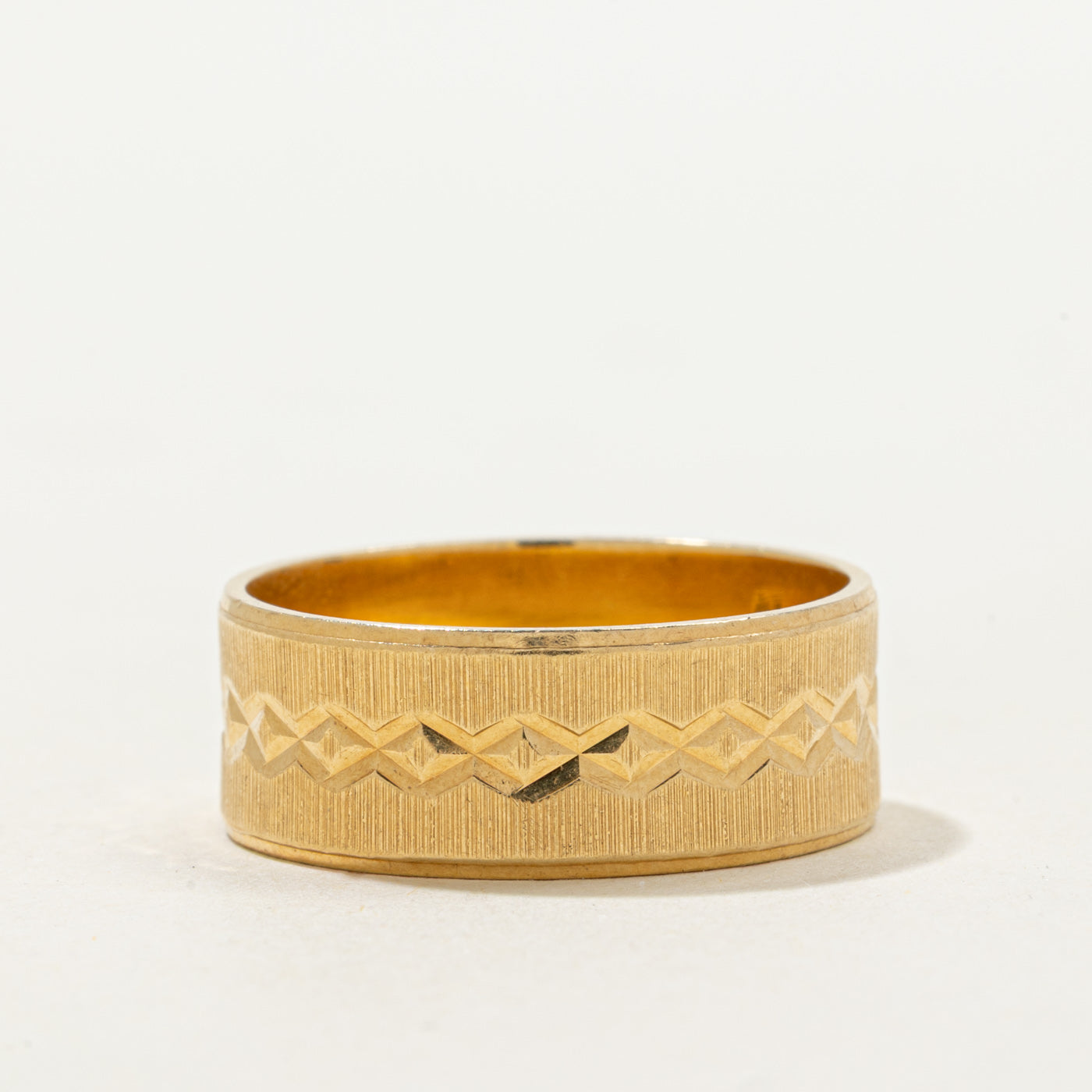 18k Yellow Gold Engraved Patterned Band | 7.70mm | SZ 9