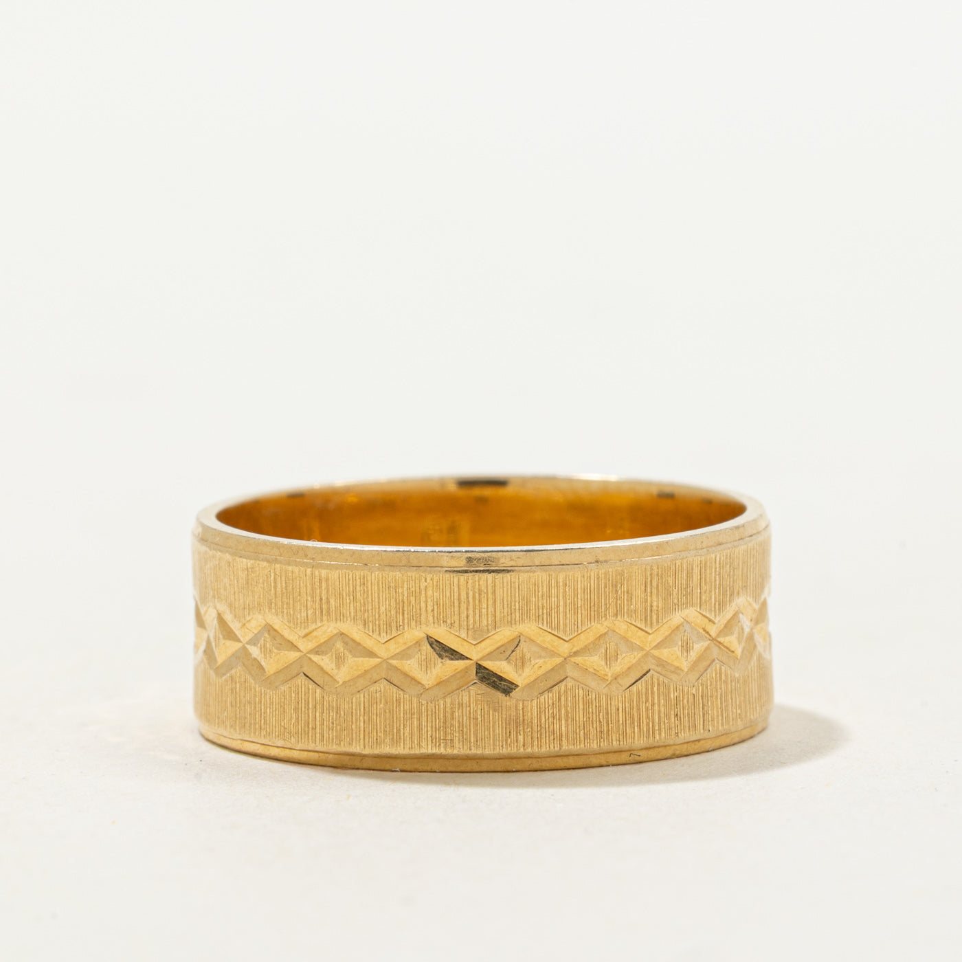 18k Yellow Gold Engraved Patterned Band | 7.70mm | SZ 9