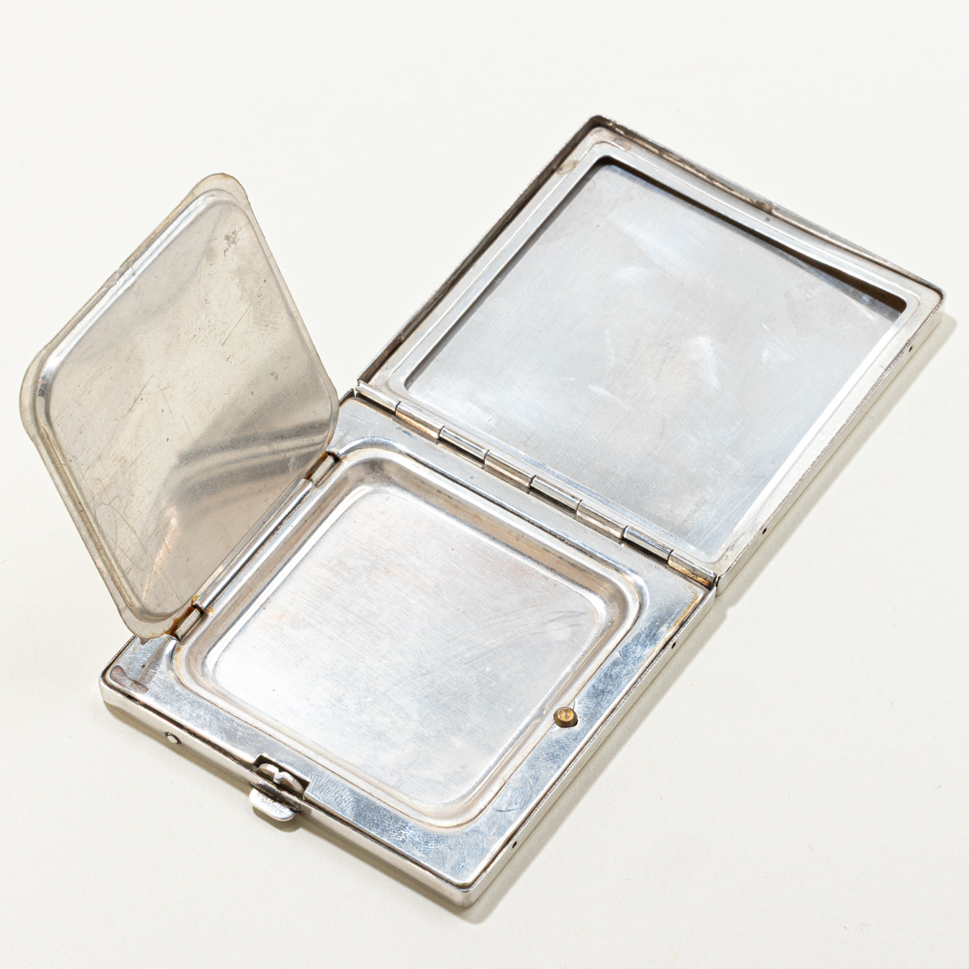 Sterling Silver Ornate Engraved Makeup Compact