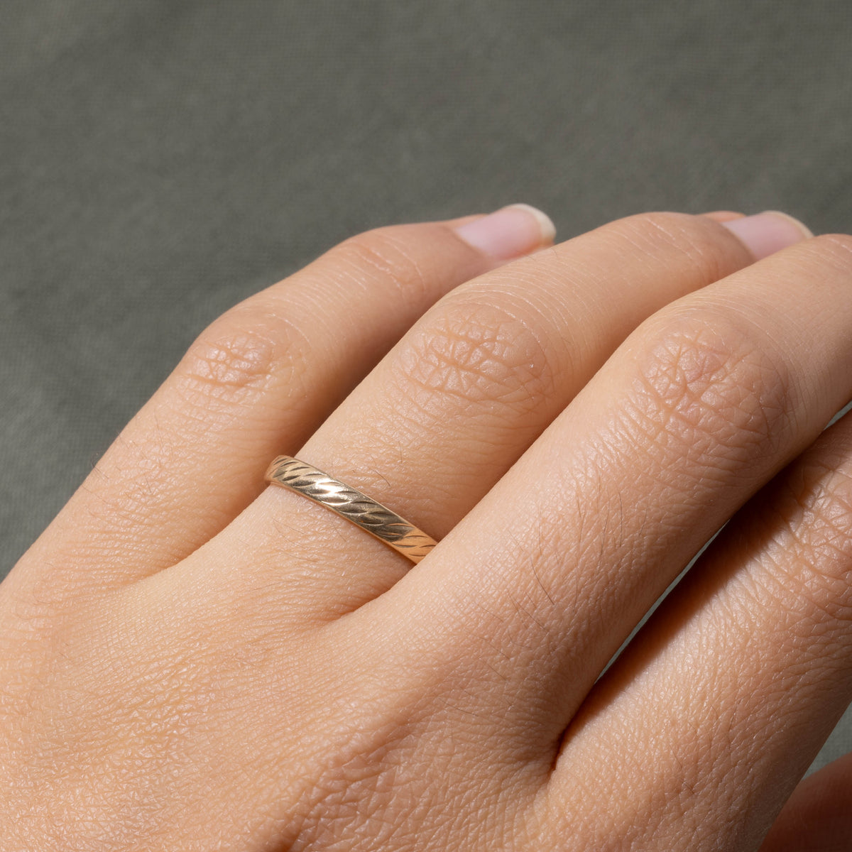 1981 London Yellow Gold Engraved Band | 2.8mm | SZ 7.25