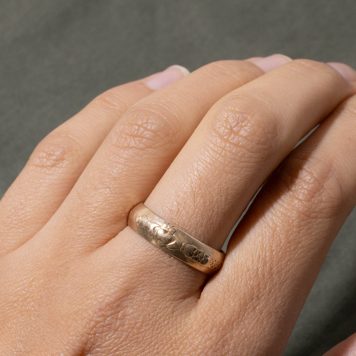 Dublin Yellow Gold Claddagh Band | 5.4mm | SZ 9.75