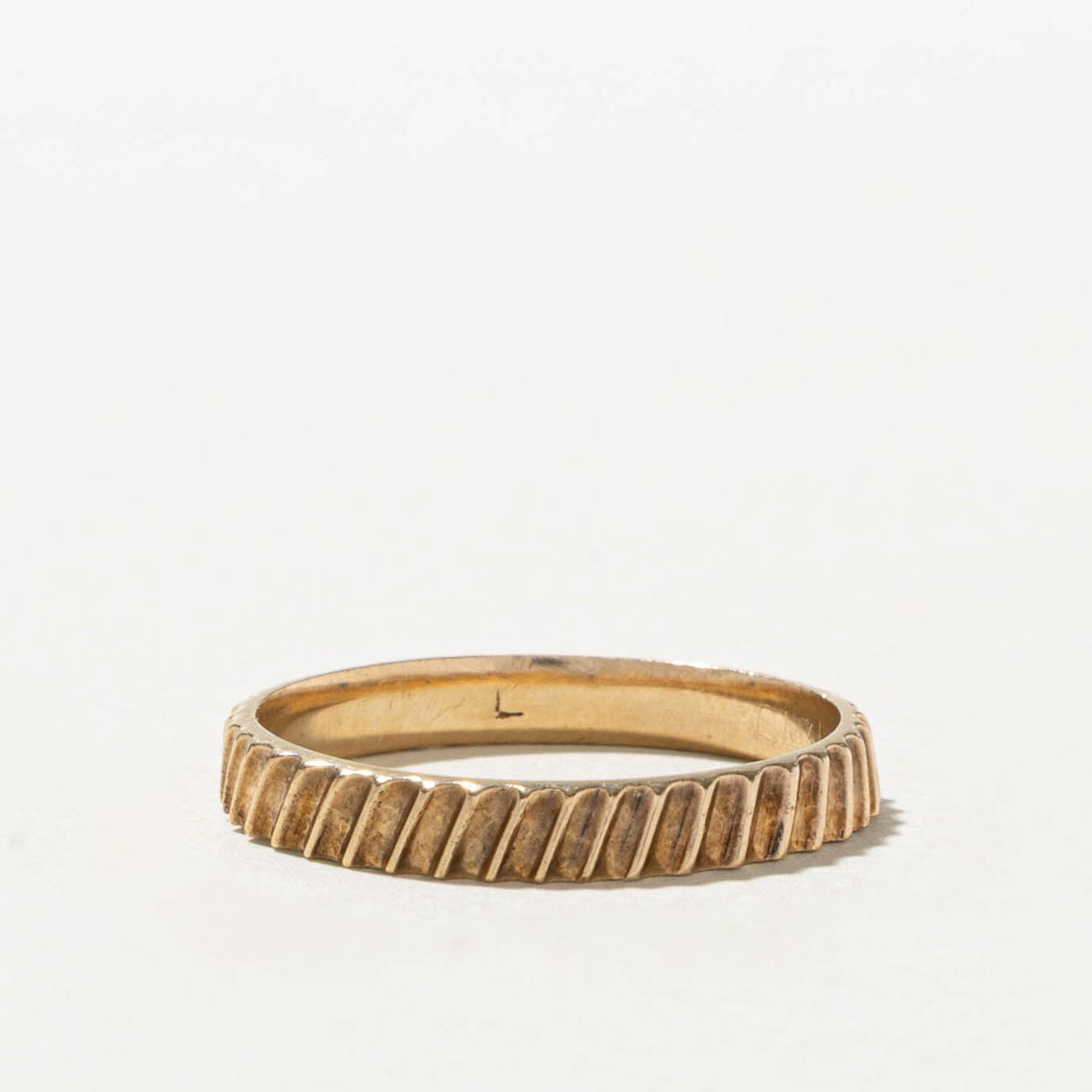 1977 London Yellow Gold Textured Band | 2.7mm | SZ 6.5