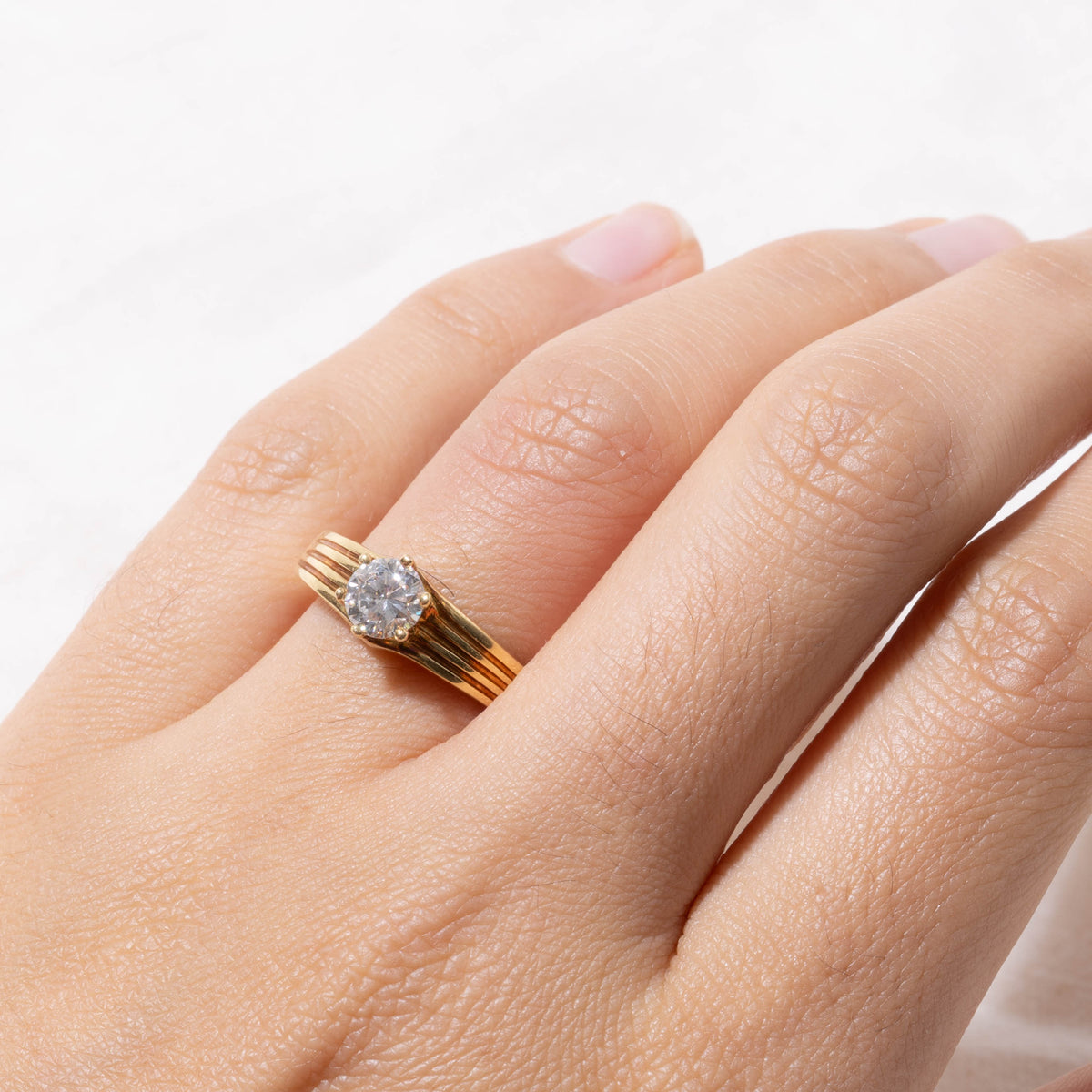 18k Solitaire Diamond Grooved Ring | 0.68ct SI1 H | SZ 7.5