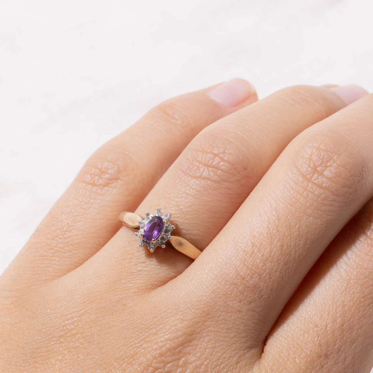 10k Oval Cut Amethyst & Diamond Petal Halo Ring | SZ 7.5