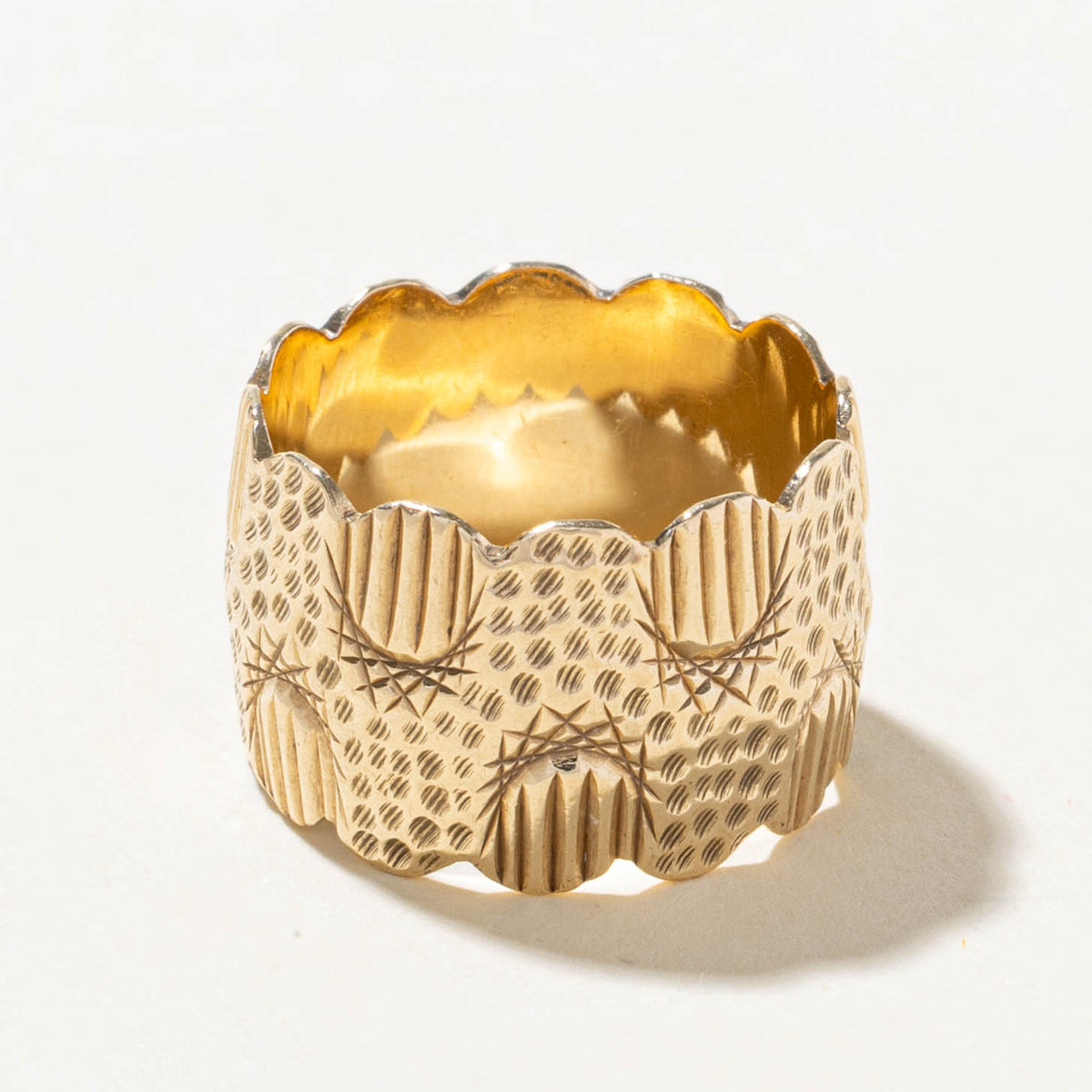 1975 London Yellow Gold Textured Band | 12.8mm | SZ 7.5