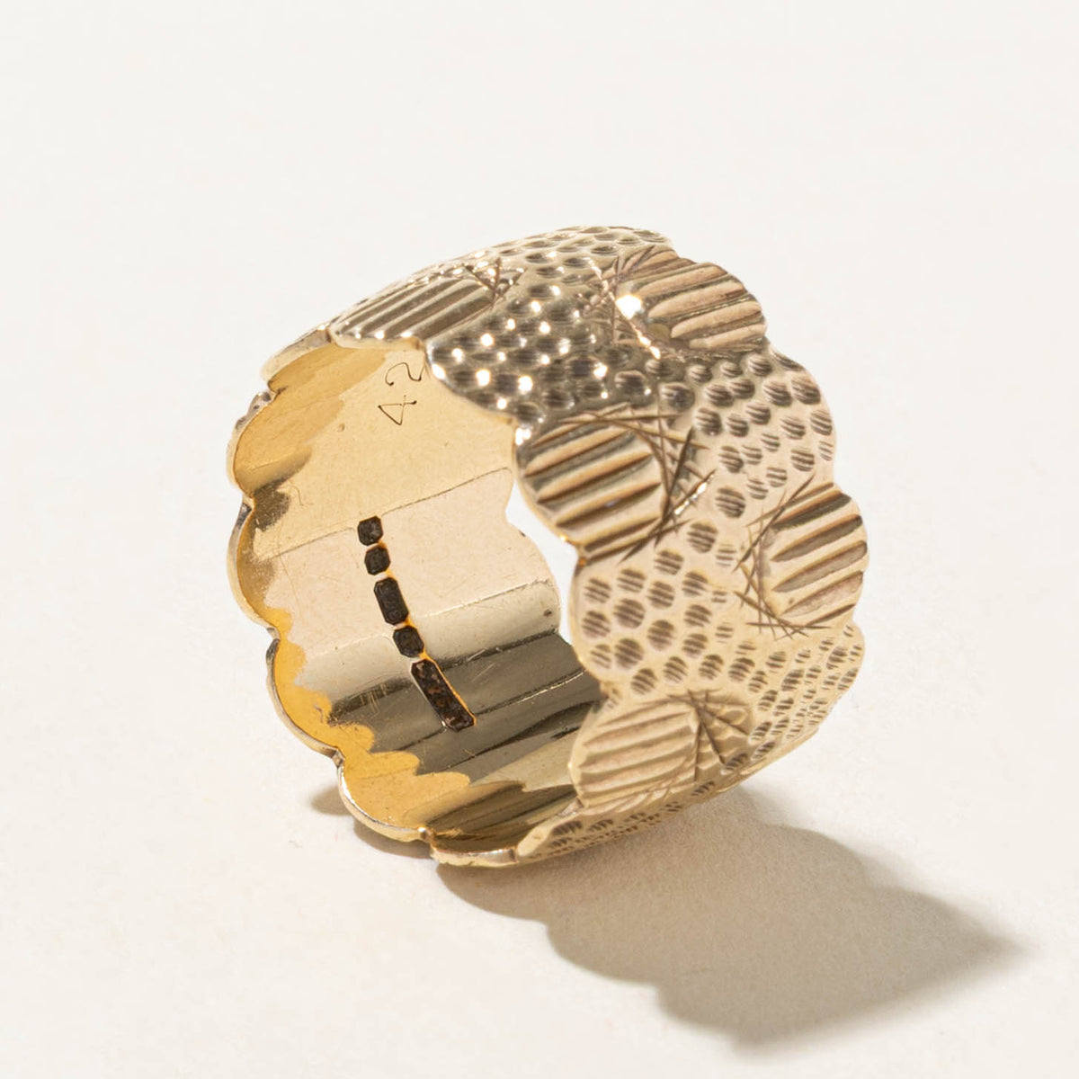 1975 London Yellow Gold Textured Band | 12.8mm | SZ 7.5