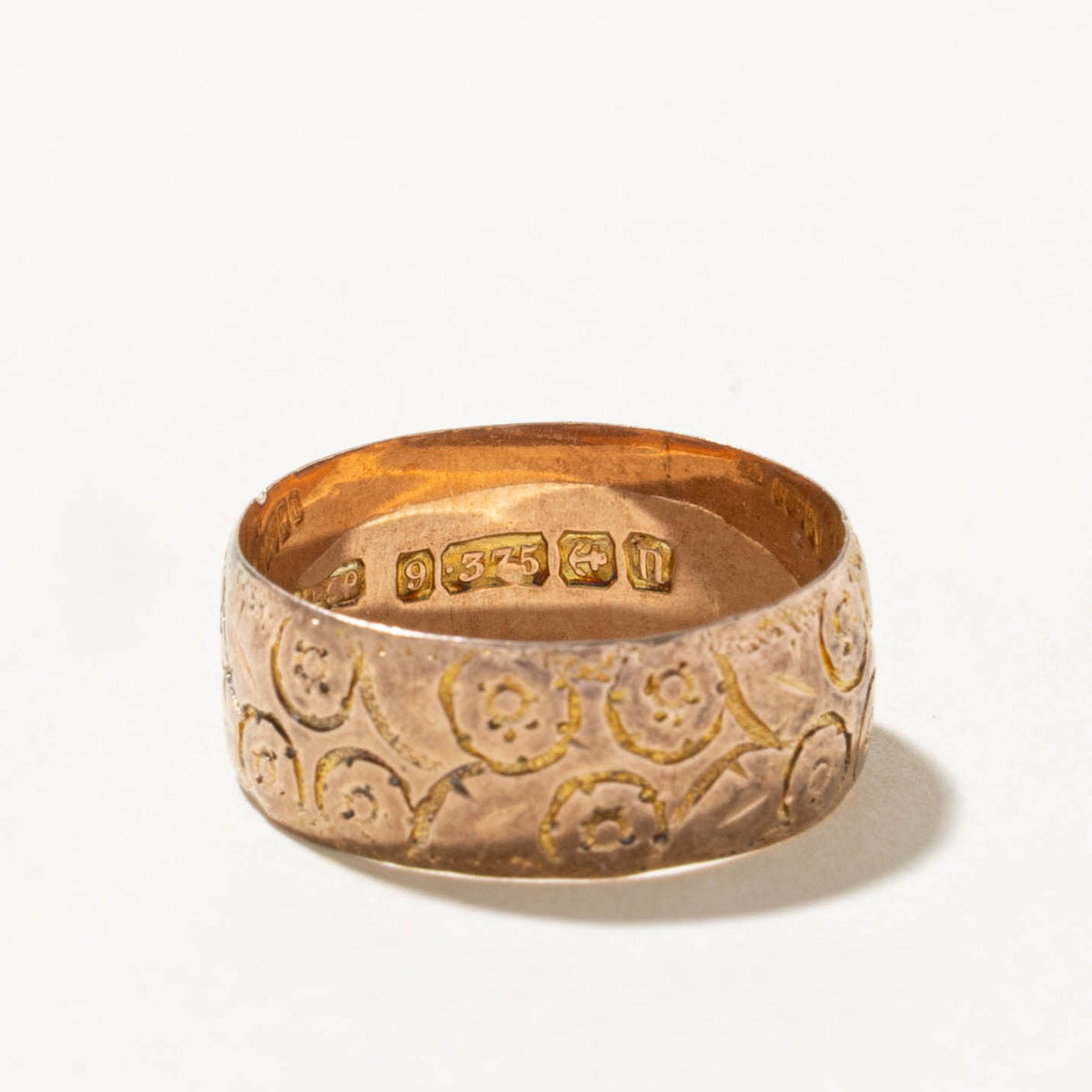 1912 Birmingham Yellow Gold Embossed Band | 7.6mm | SZ 8