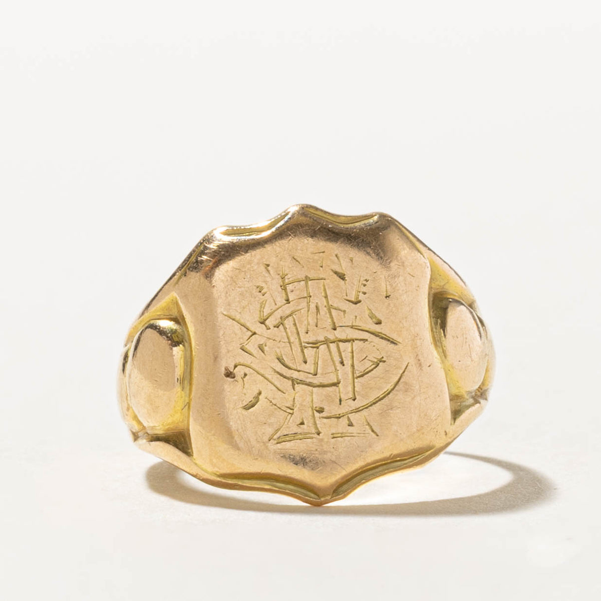 1904 Chester Yellow Gold Initialized Signet Ring | SZ 4.75