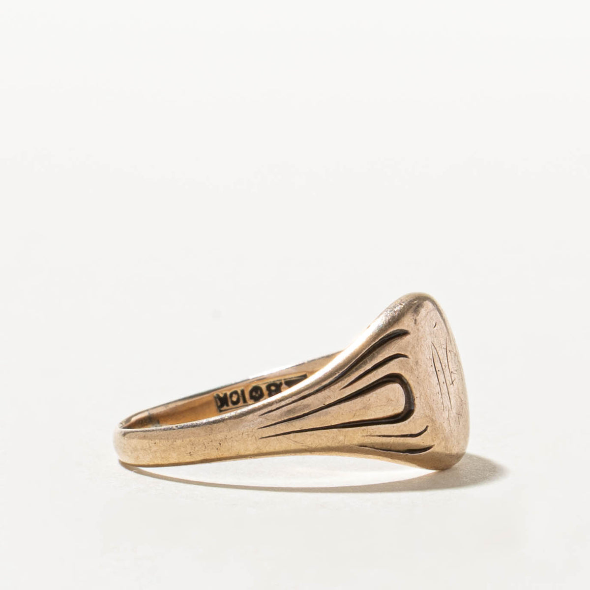 10k Yellow Gold Grooved Signet Ring | SZ 8.25