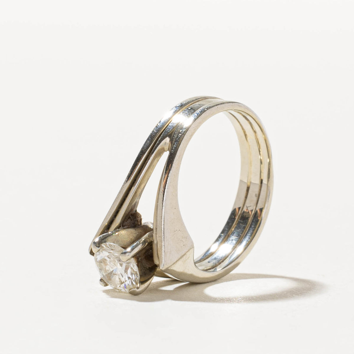 19k Solitaire Diamond Grooved Open Shank Tapered Wedding Ring Set | 0.49ct SI1 J | SZ 4
