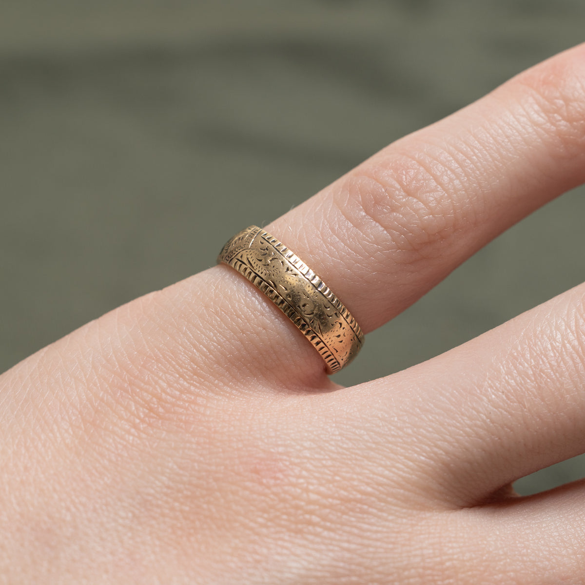 14k Yellow Gold Hawaiian Heirloom "Deweli" Band | 5mm | SZ 4