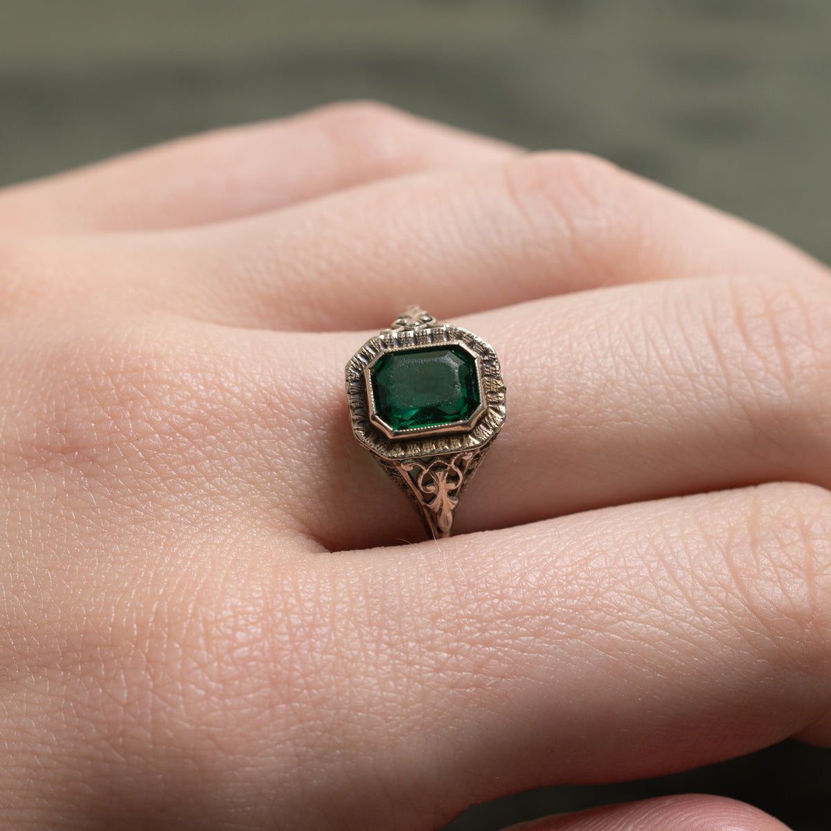 10k Solitaire Glass Filigree & Milgrain Ring | 0.95ct | SZ 6.75