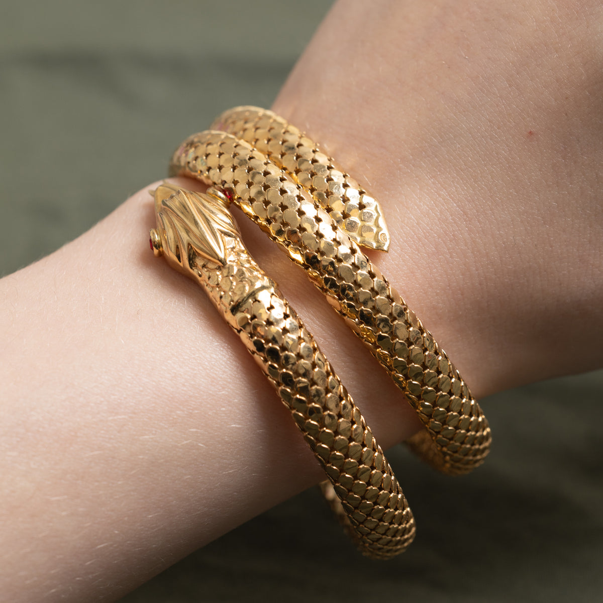 18k Pasté Glass Textured Snake Wrap Cuff Bracelet | 0.16ctw | 7"