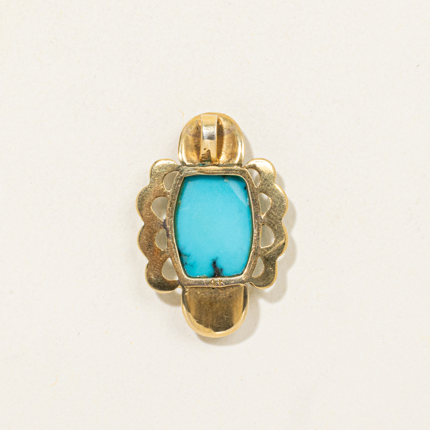 14K Cabochon Turquoise Textured Scalloped Pendant | 5.00ct