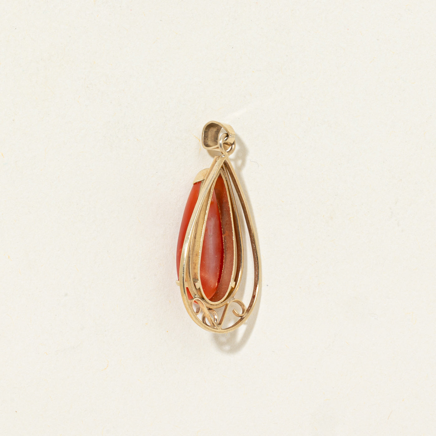 18K Pear Cabochon Coral Pendant | 3.50ct