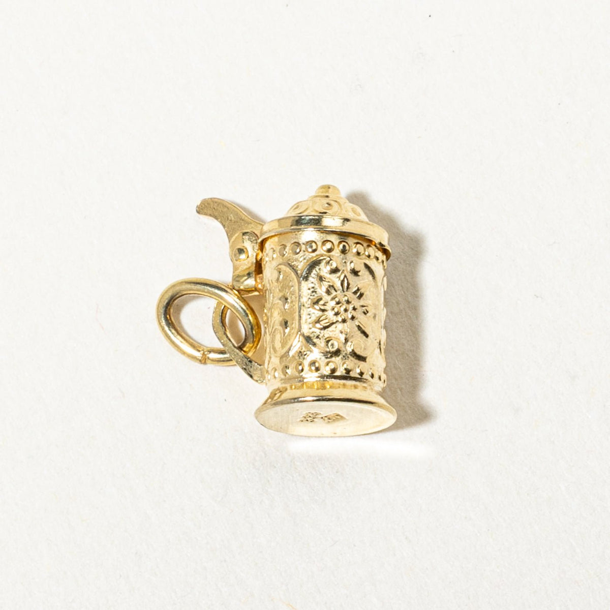 8k Yellow Gold Embossed Beer Stein Charm