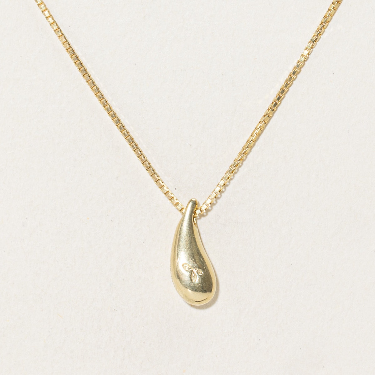 14k Flush Set Diamond Plain Teardrop Pendant Necklace | 17.5"