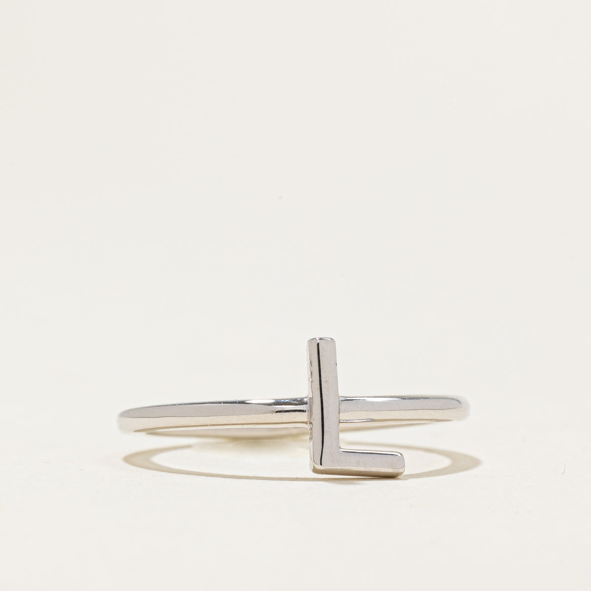 '100 Ways' White Gold 'L' Initial Rings | SZ 7