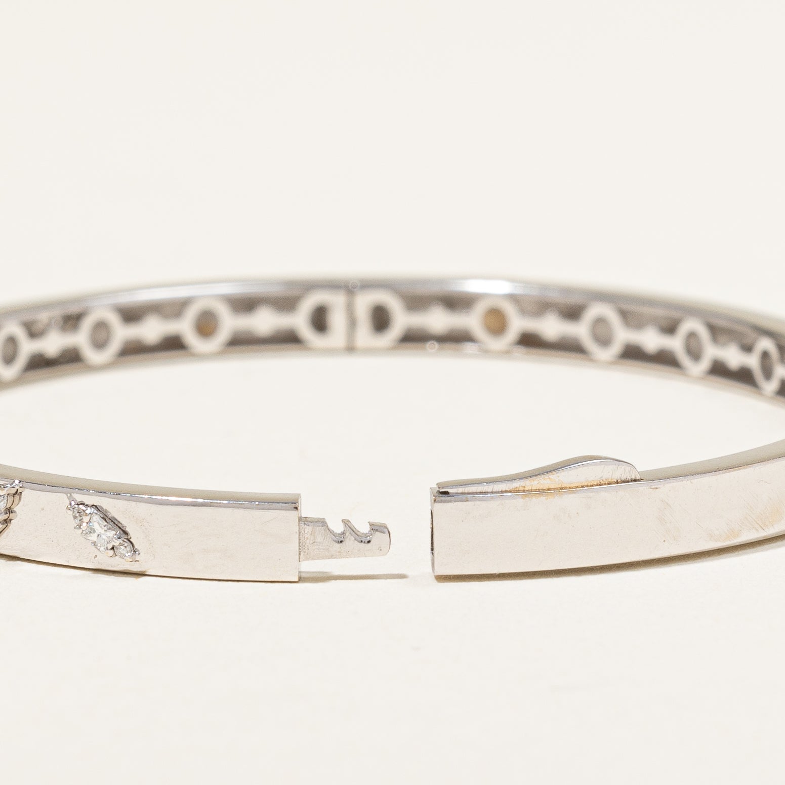 Abstract Diamond Bracelet | 0.25ctw | 6.5" |