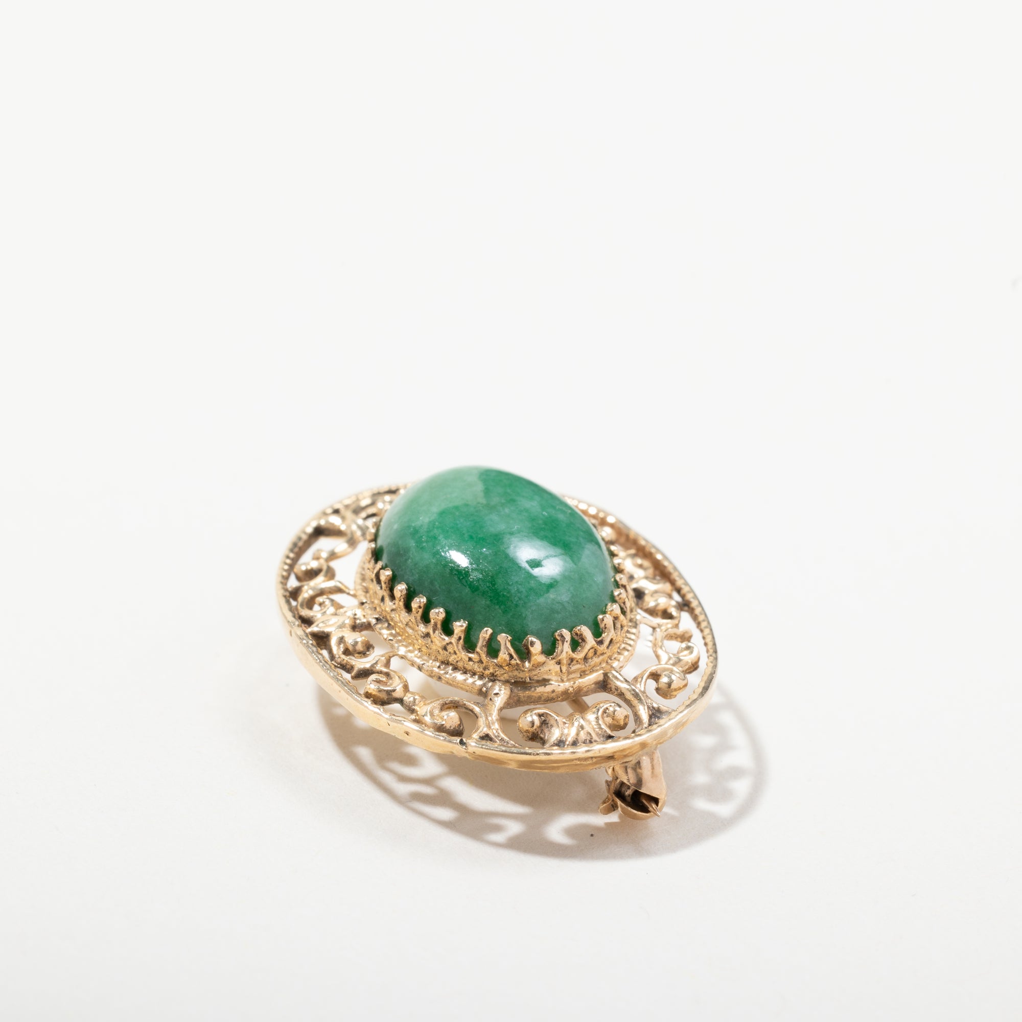 14k Yellow Gold Solitaire Jadeite Brooch