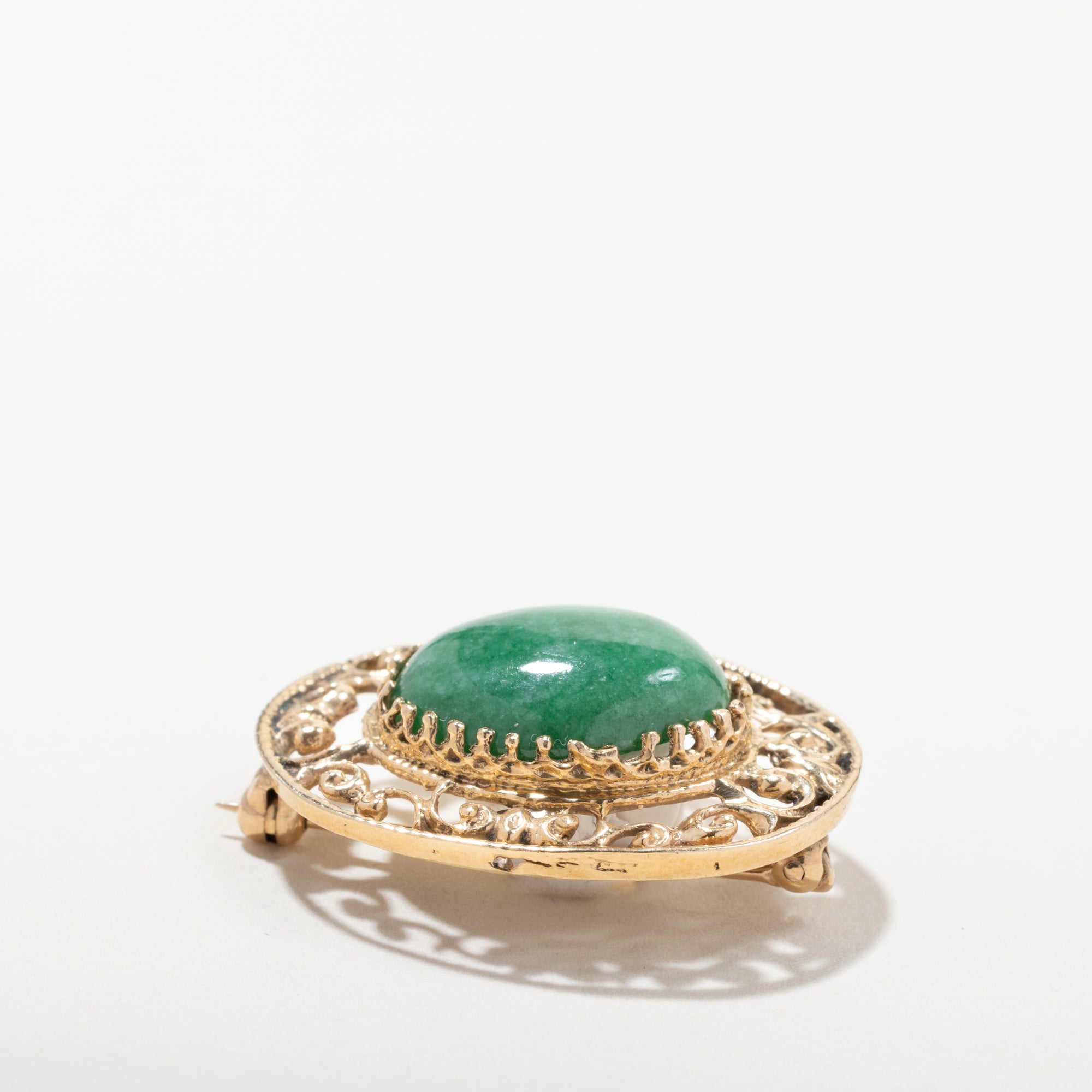 14k Yellow Gold Solitaire Jadeite Brooch