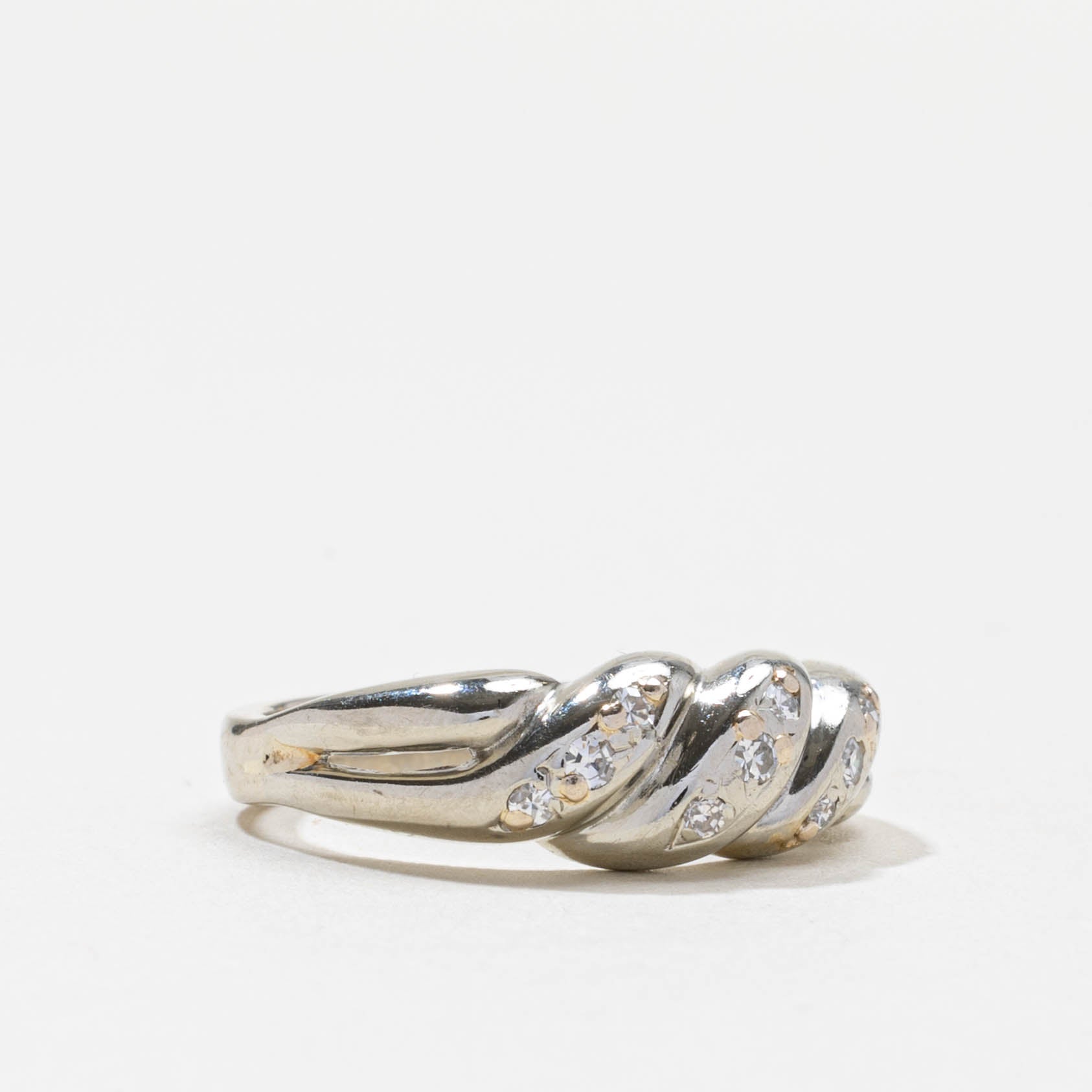 Diamond Twisted Croissant Ring | 0.15ctw | SZ 6.75