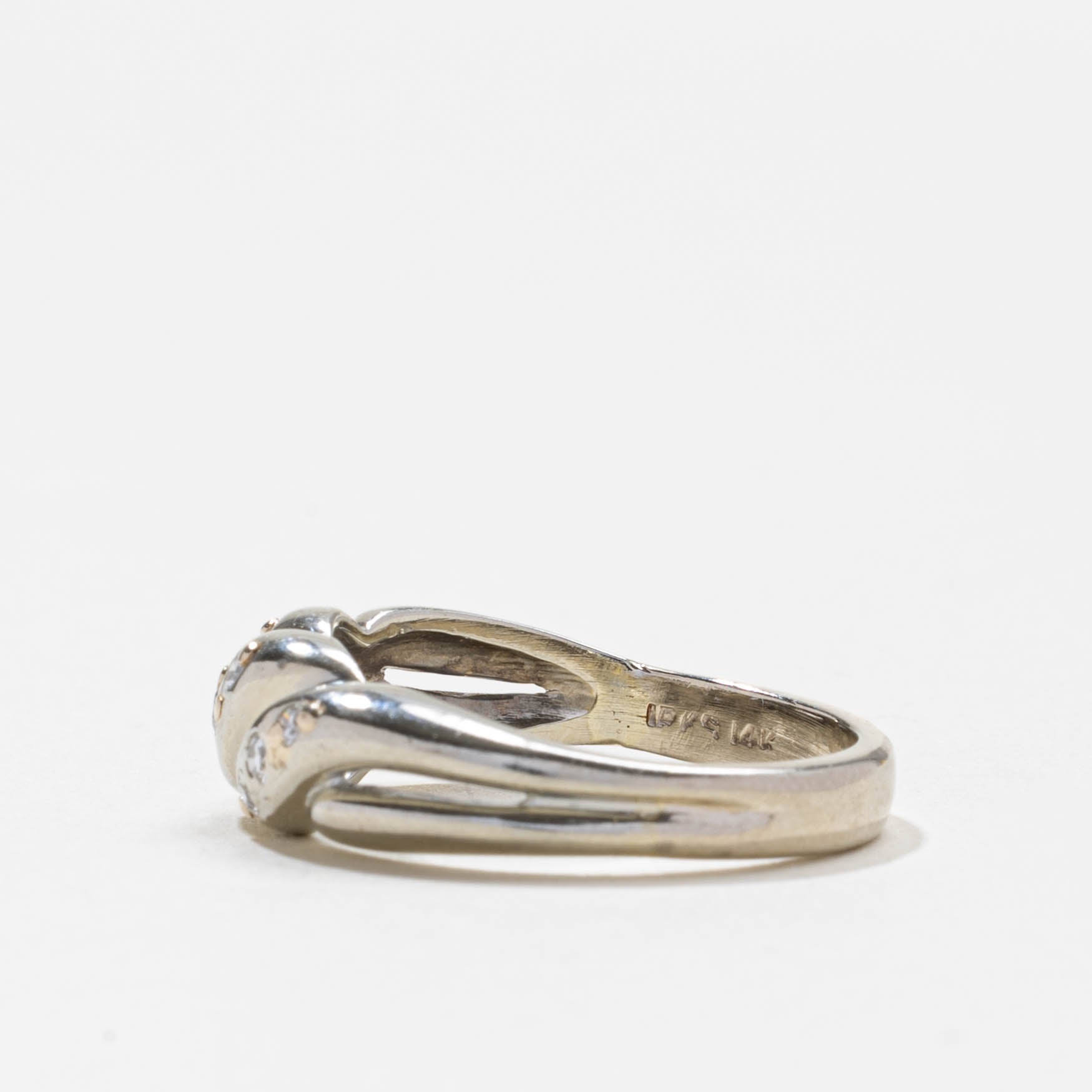 Diamond Twisted Croissant Ring | 0.15ctw | SZ 6.75