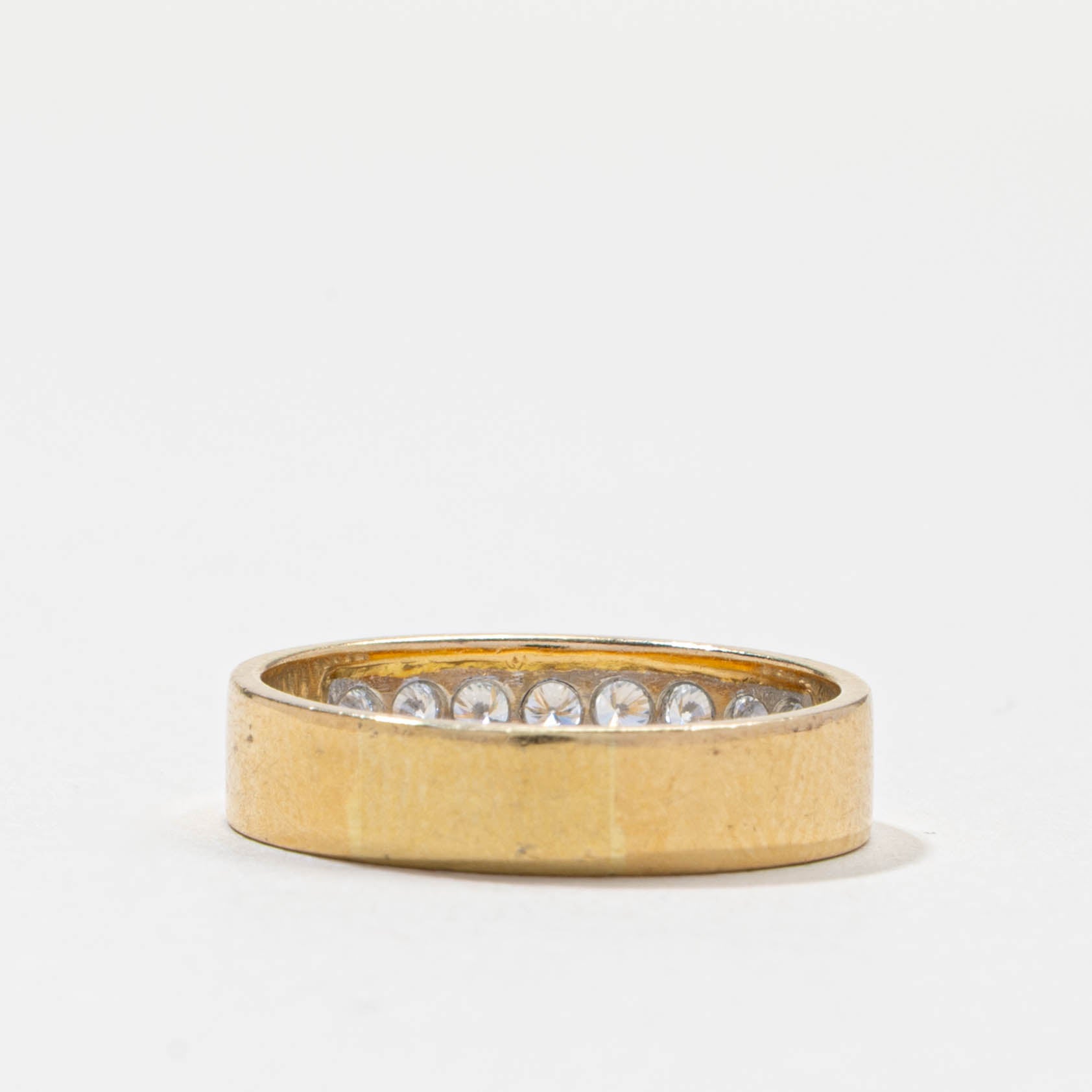 Alliance en or sertie de diamants en canal | 0,32 ct | 4,25 mm | Taille 6,0