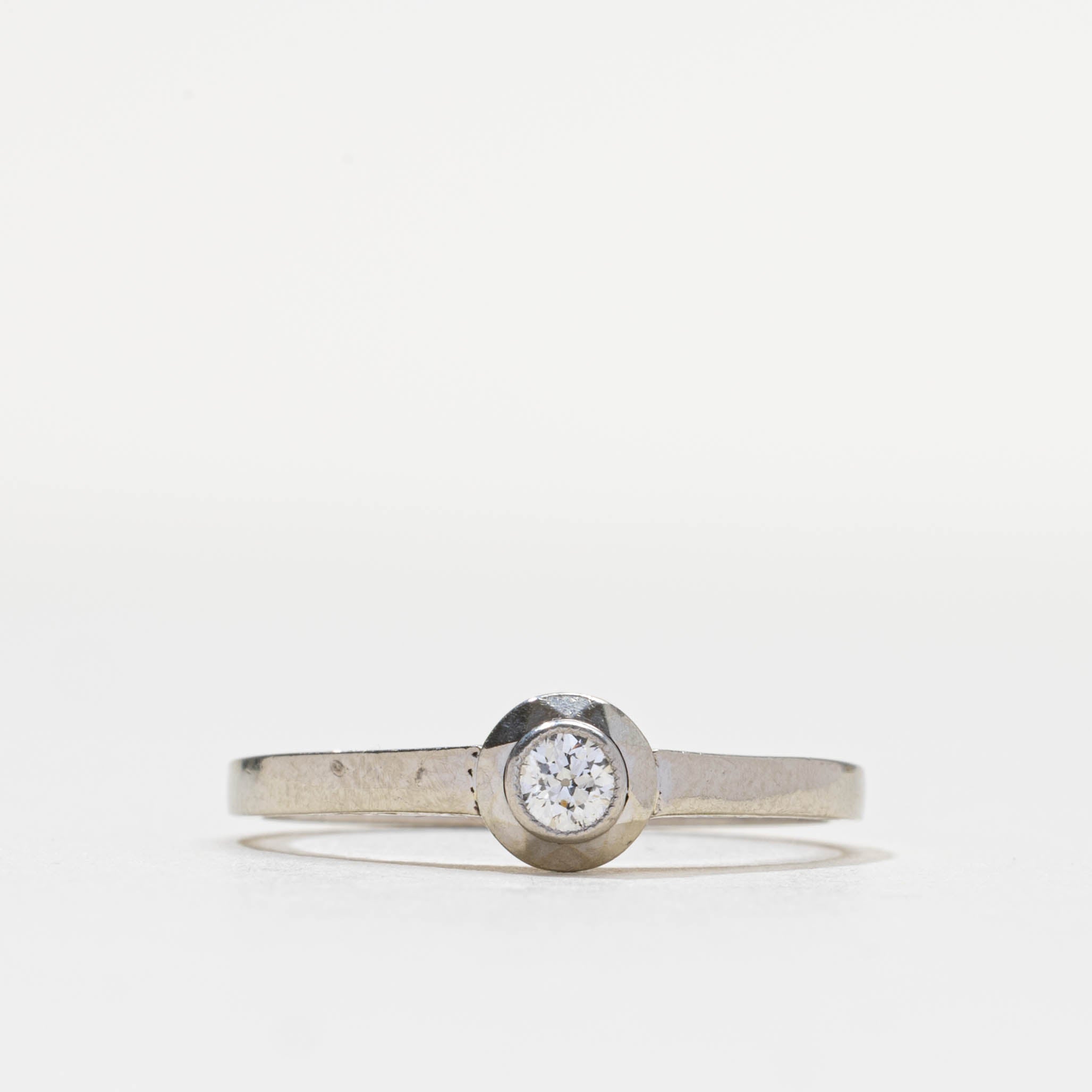 Bague sertie d'un diamant taille ancienne européenne | 0,11 ct | Taille 7,0