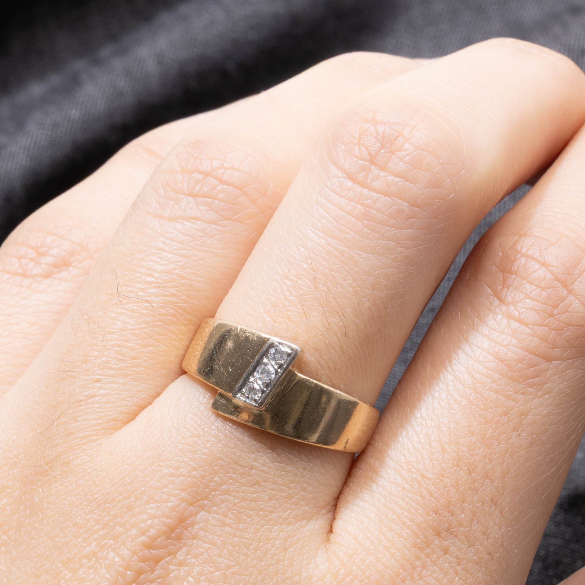 Diamond Row Overlapping Ring | 0.08ctw | SZ 7.25