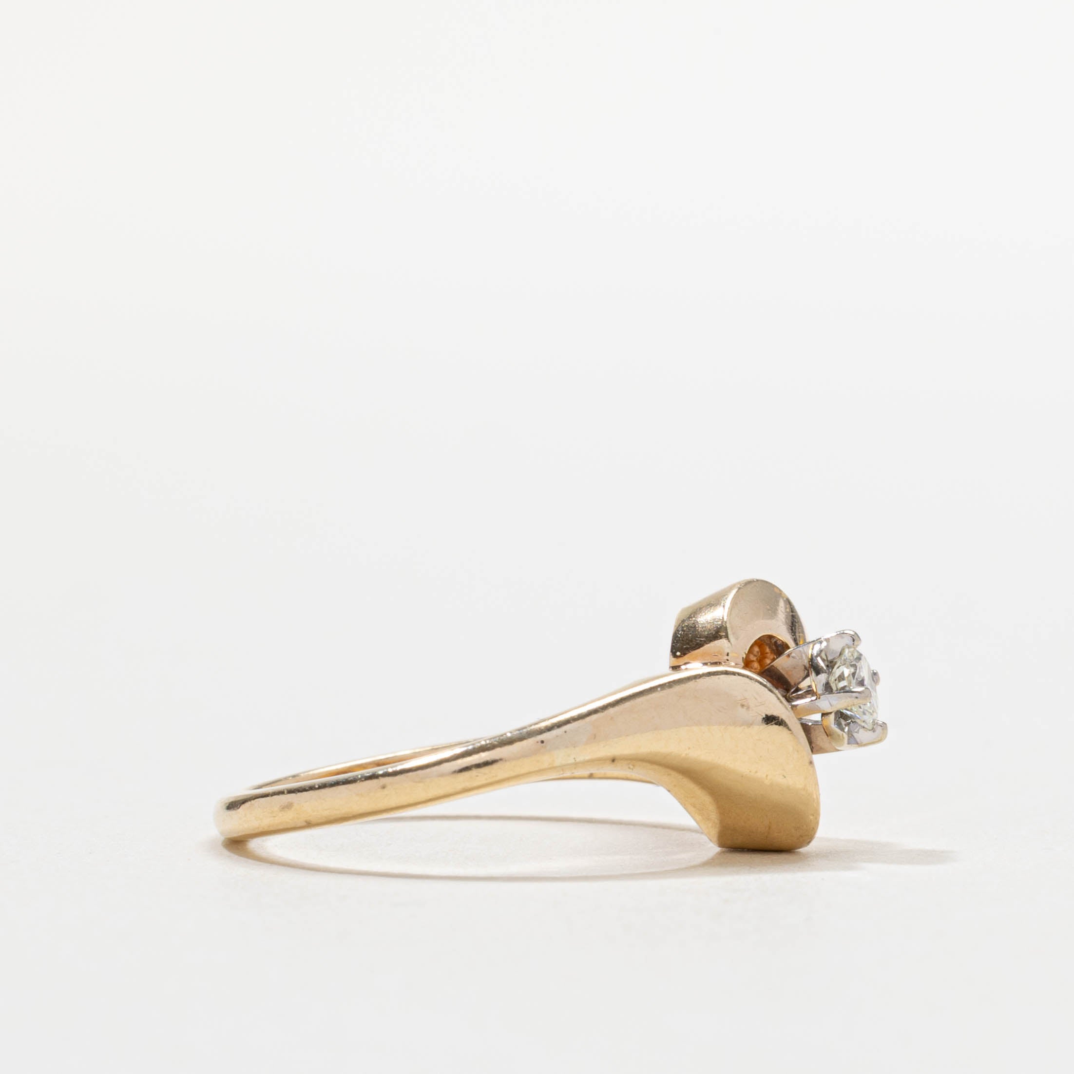 Illusion Set Solitaire Diamond Abstract Ring | 0.13ct | SZ 6.25