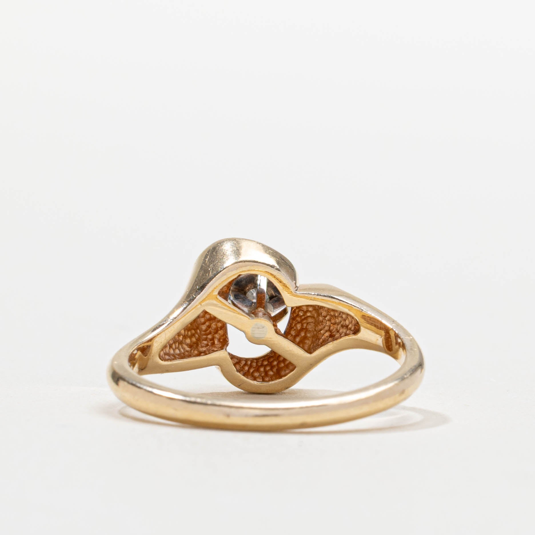 Illusion Set Solitaire Diamond Abstract Ring | 0.13ct | SZ 6.25