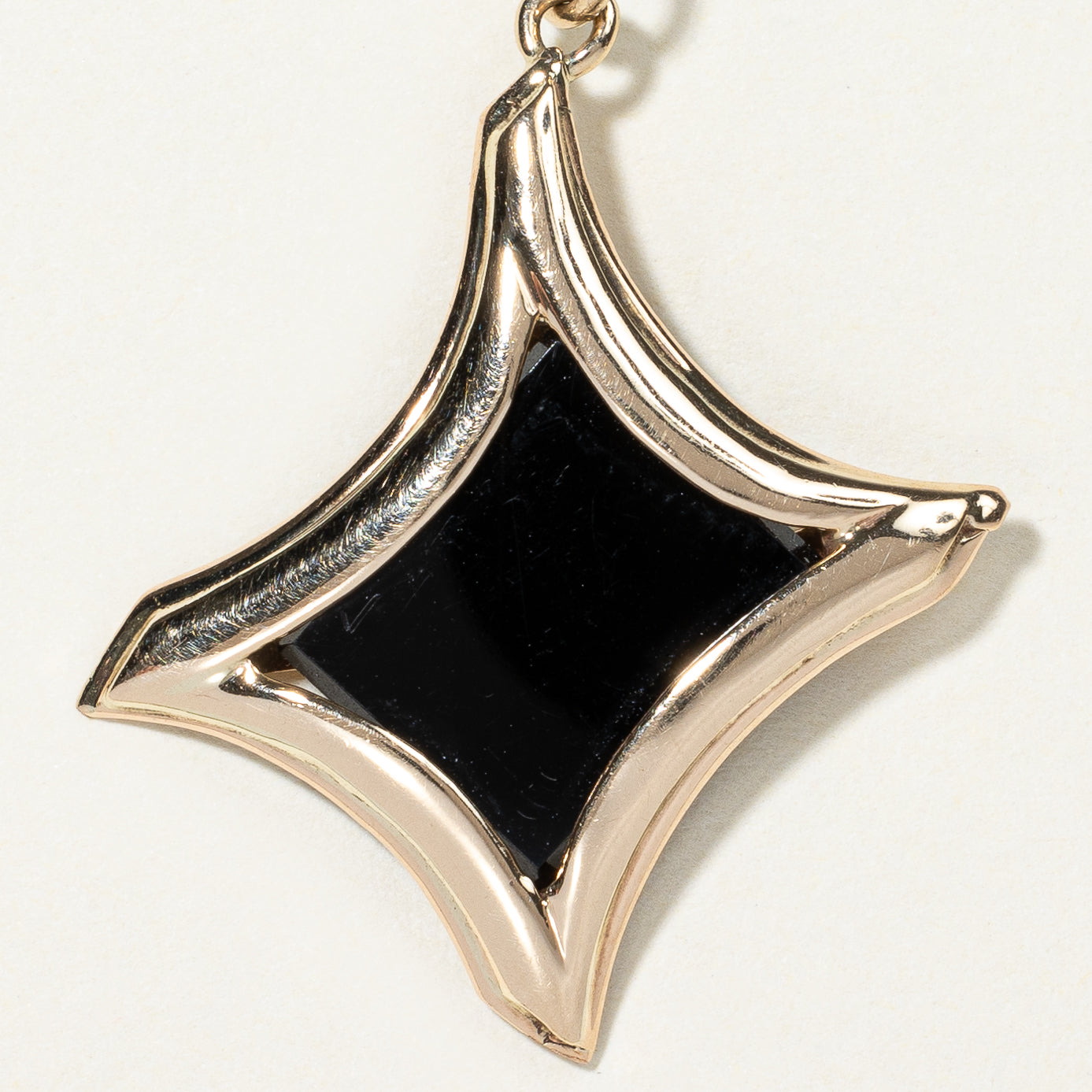 Onyx Pendant | 1.50ct |