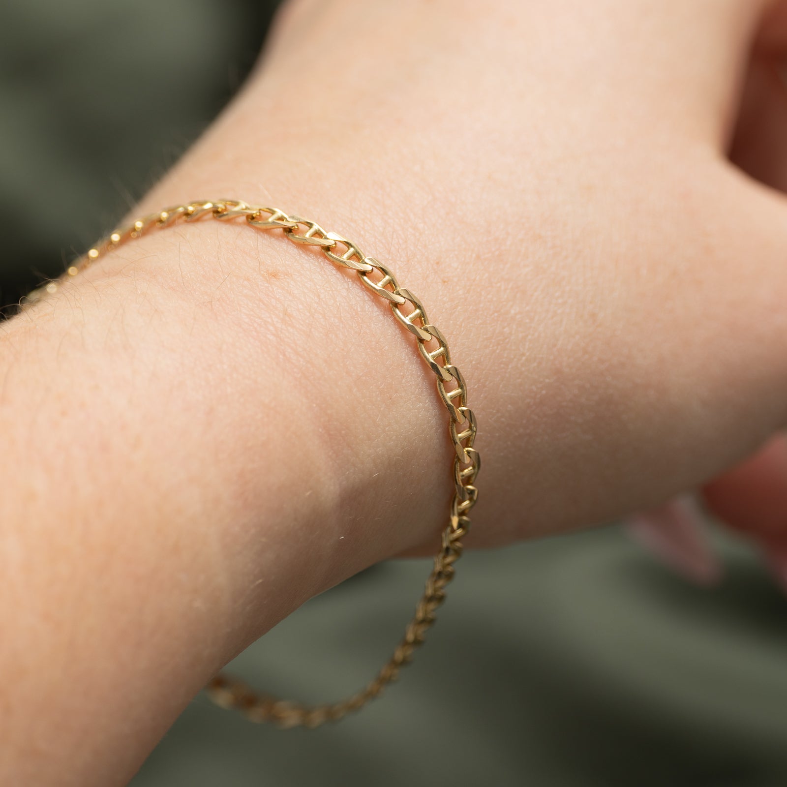 Canadian 10k Yellow Gold Anchor Chain Bracelet | 7.5"